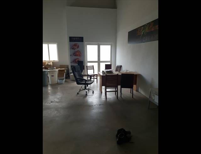 300M² WAREHOUSE SOLD IN LINBRO PARK